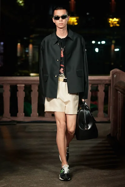 Look 37